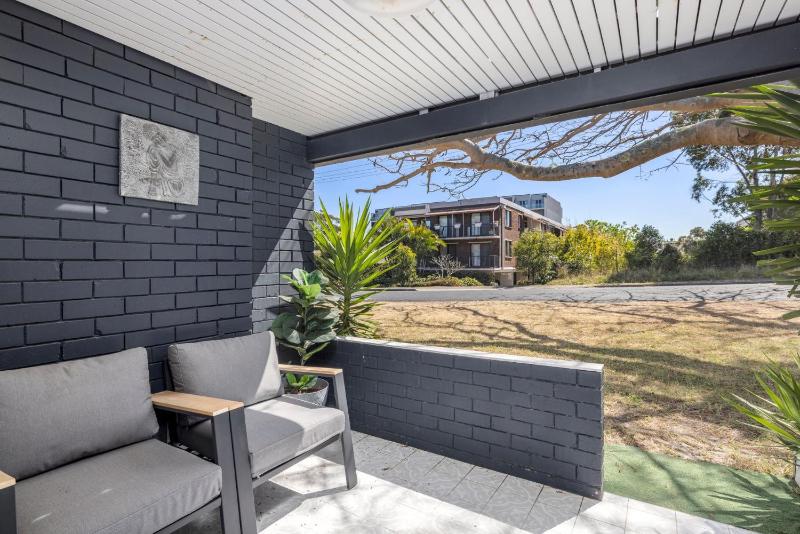 Shoal Bay Beach House One - image 4