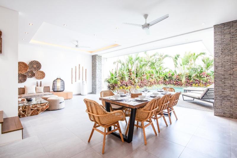 Seaside Haven Charming 4BR Villa 5 Min to beach - image 29