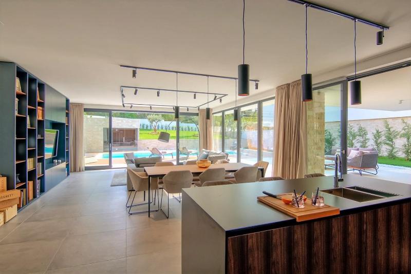 Villa #1 - image 12
