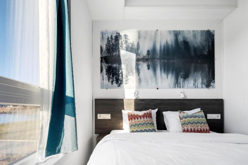 Economy Queen Room image 1