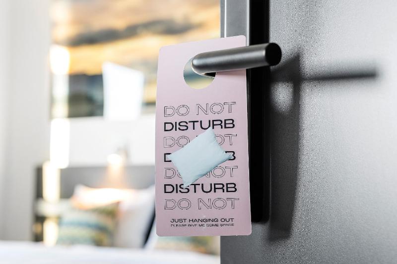 Economy Queen Room image 4