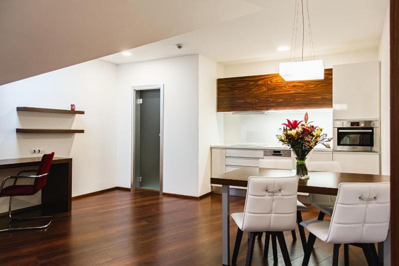 One-Bedroom Suite image 2