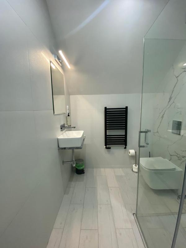 One-Bedroom Apartment image 1
