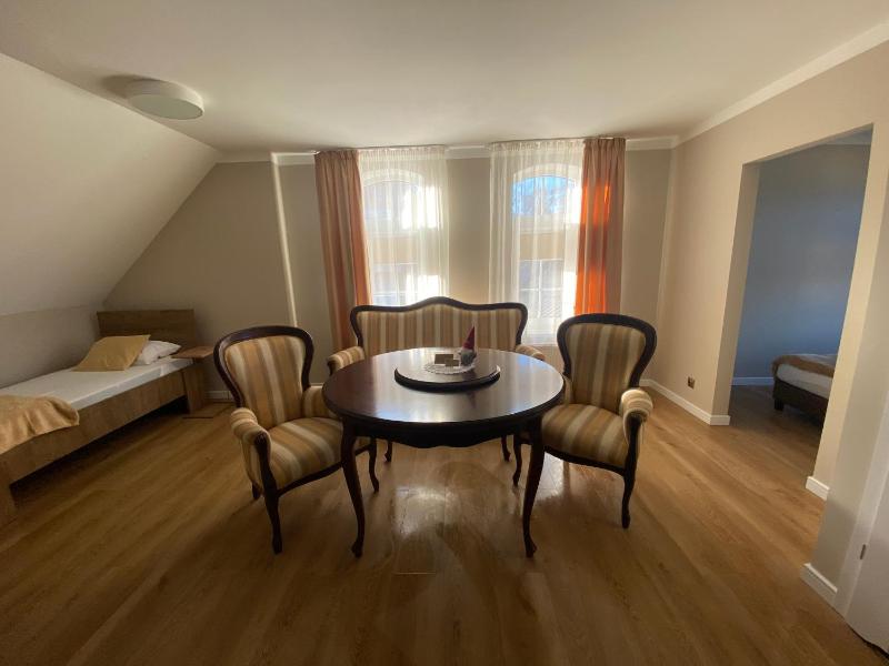 One-Bedroom Apartment image 2