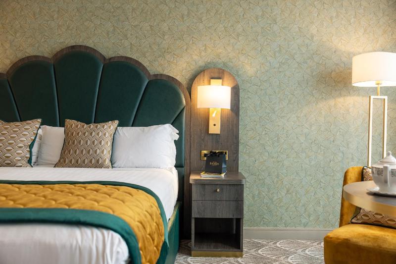 Deluxe King Room image 3