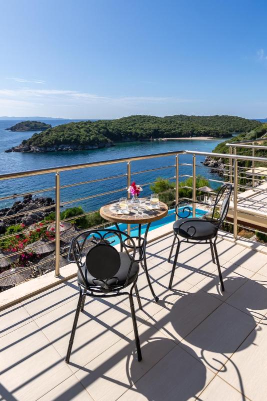 Superior Double Room with Balcony and Sea View image 4