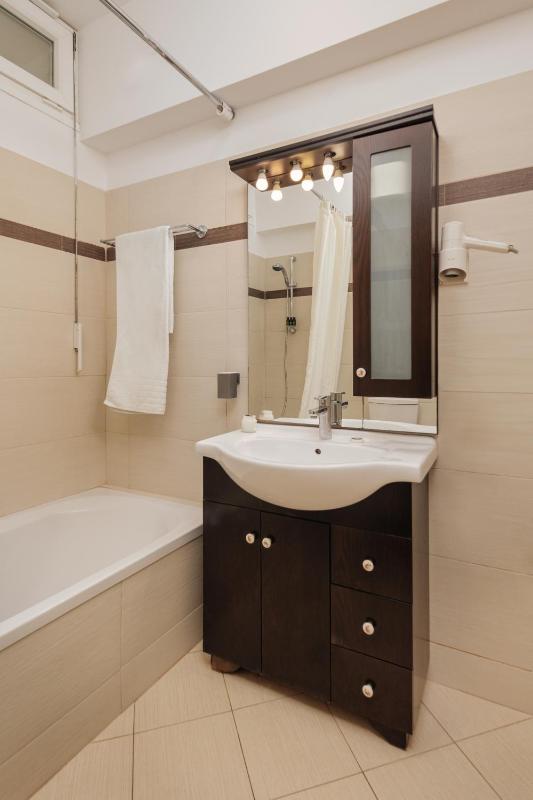 One-Bedroom Suite with Patio and Sea View image 2