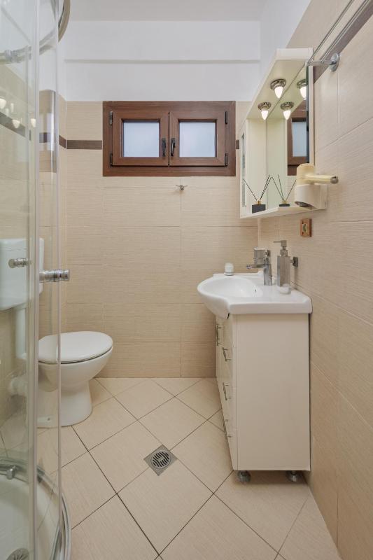 Deluxe Room with Balcony and Sea View  image 2
