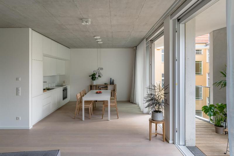 Carlotta Apartments - image 1