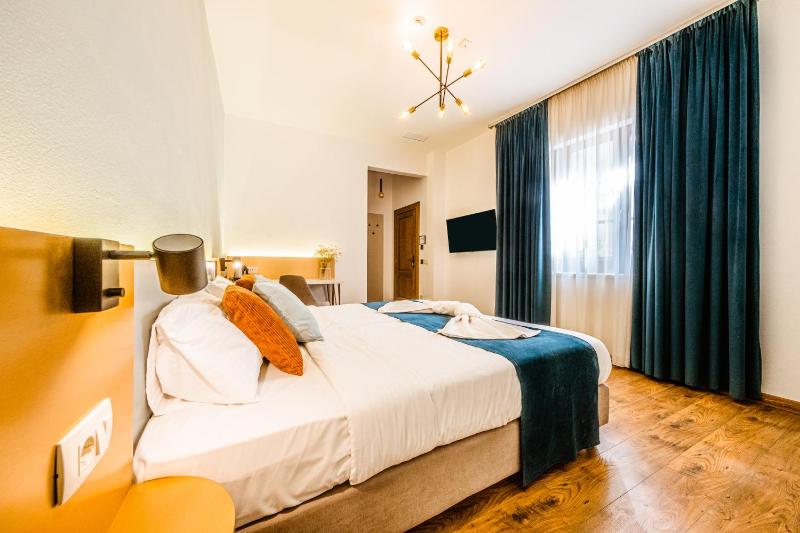 Economy Double Room image 2