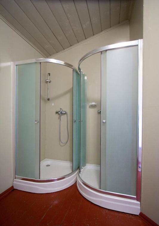 Single Bed in 10-Bed Dormitory Room image 2
