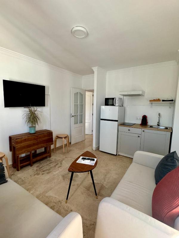 Avanel Boutique Apartments - image 27