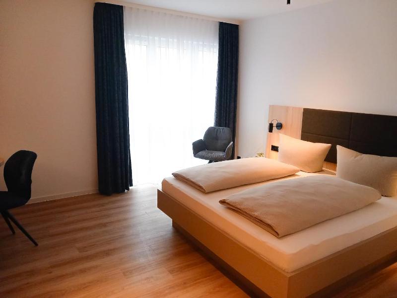 Deluxe Double Room image 4