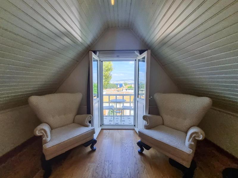 Suite with Balcony and Sea View image 2