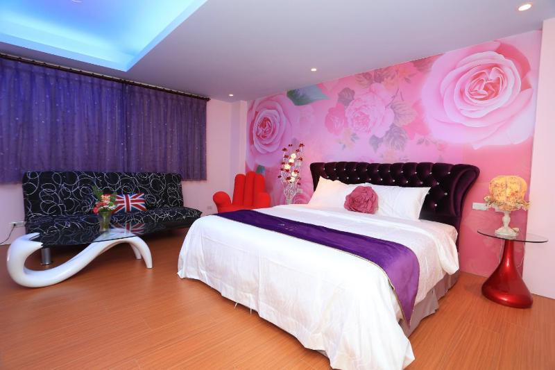 Dania Garden - image 29