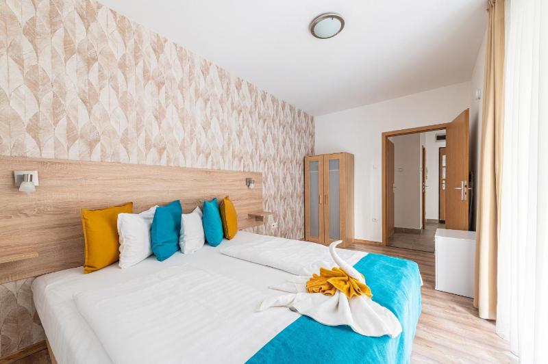 One-Bedroom Apartment image 2