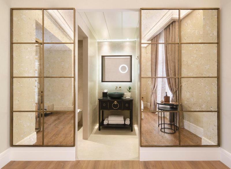 Double Room Classic with Spa Access image 4