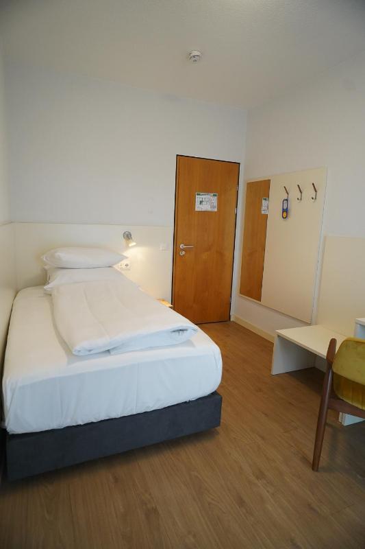 Single Room image 1