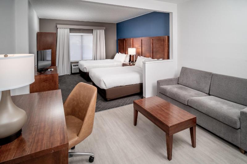 Double Suite with Two Double Beds - Non-Smoking image 4