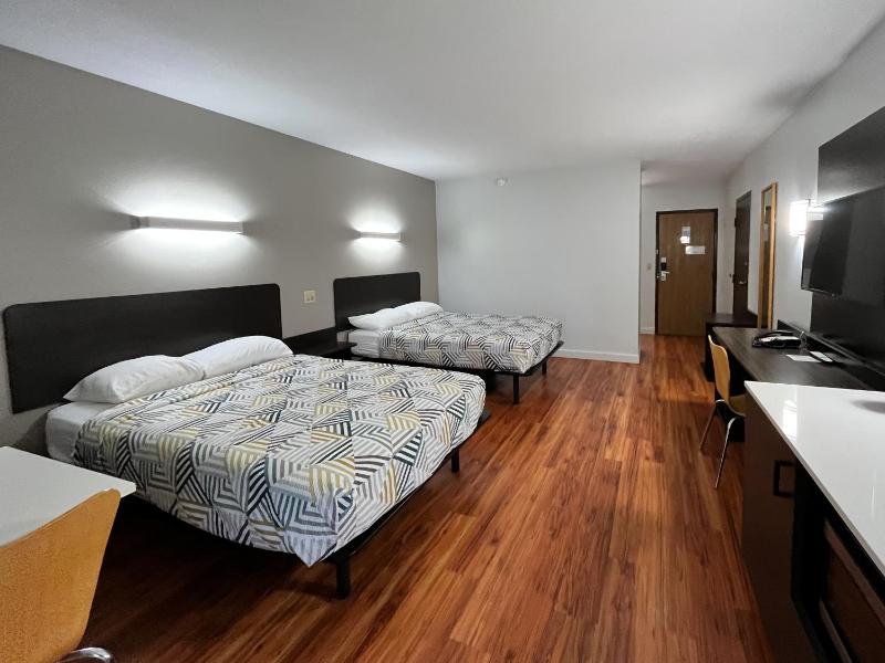 Quadruple Room - Non-Smoking image 3