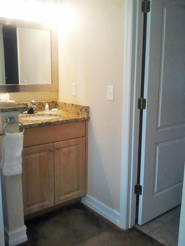Two-Bedroom Suite with Balcony - Pool View image 2