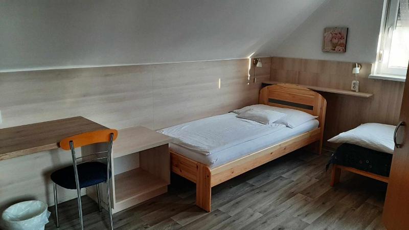 Twin Room with Private Bathroom image 4