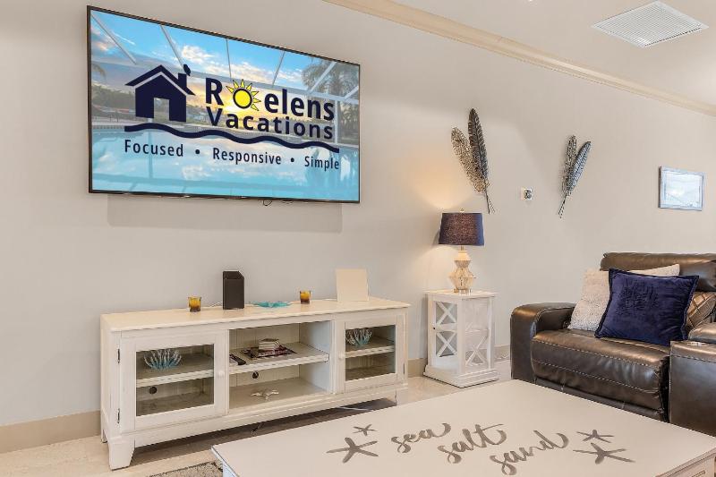 Minutes to the River! Dock and Pool - Villa Gold Coast - Roelens Vacations - image 46