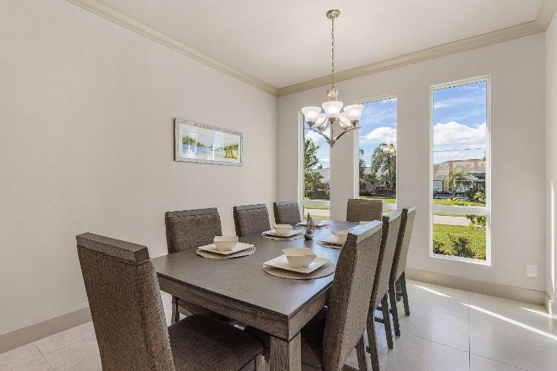 Minutes to the River! Dock and Pool - Villa Gold Coast - Roelens Vacations - image 37