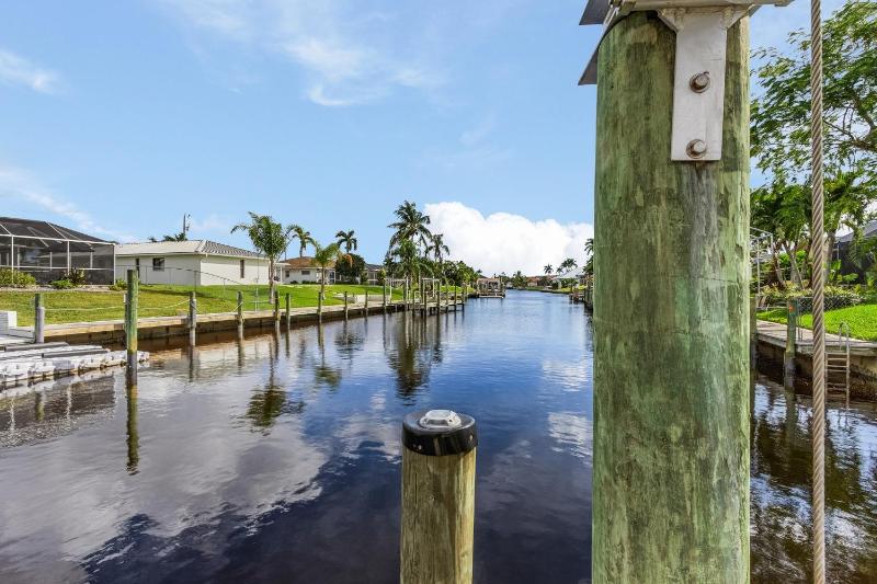 Minutes to the River! Dock and Pool - Villa Gold Coast - Roelens Vacations - image 23