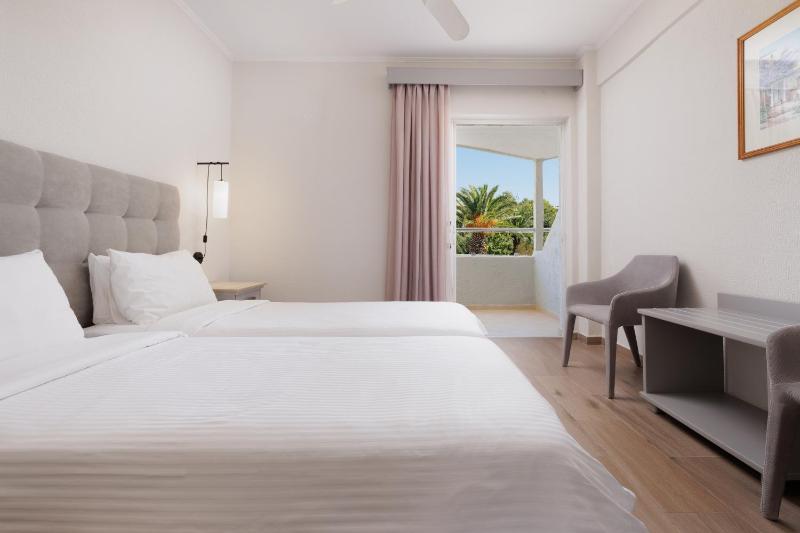 Double or Twin Room with Balcony image 1
