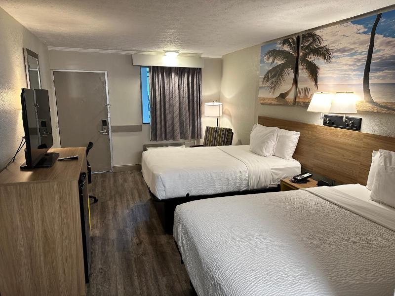 Double Room with Two Double Beds - Non-Smoking image 3