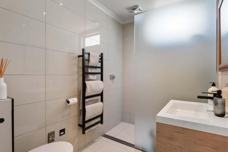 Fresh on Fletcher - Taupo Holiday Home - image 14