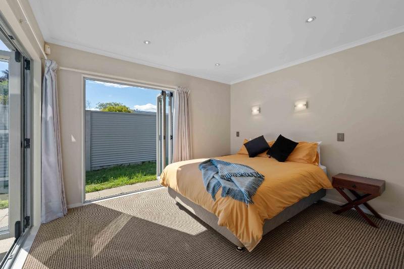 Fresh on Fletcher - Taupo Holiday Home - image 18