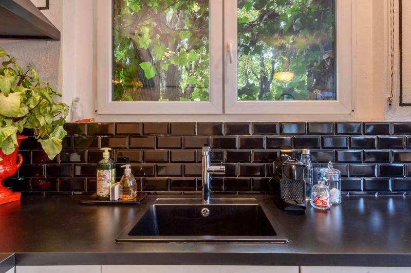 Studio Apartment image 3