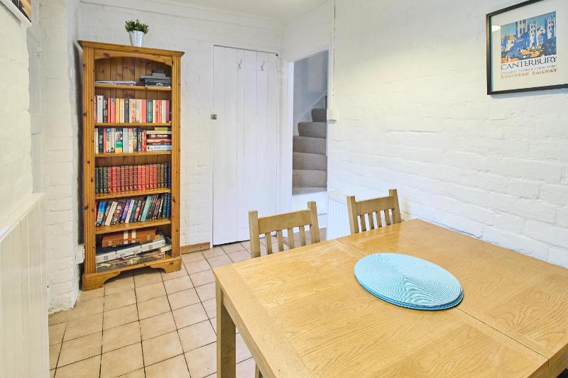 Two-Bedroom Townhouse image 4