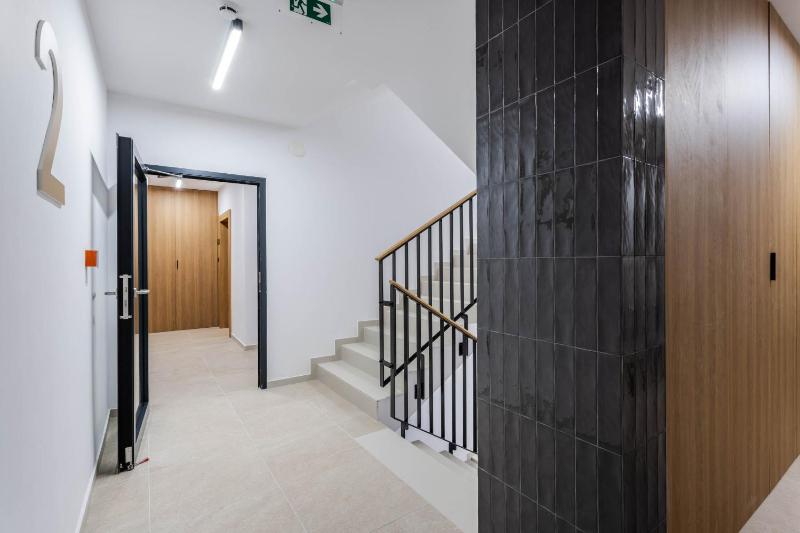 Stylowe Studio Very Berry w Poznaniu z Parkingiem i Balkonem by Noclegi Renters - image 14
