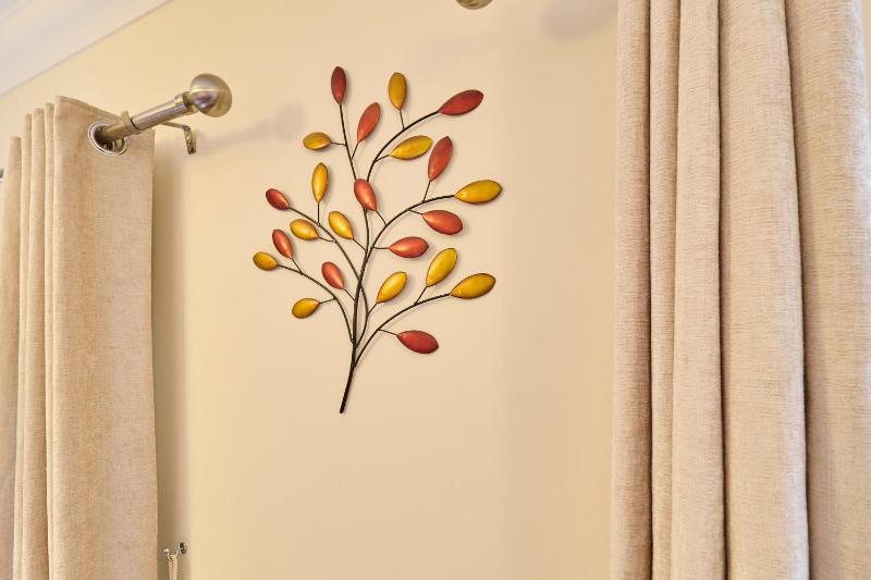 One-Bedroom Apartment image 3