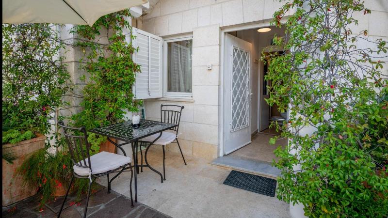 Studio with Terrace and Sea View image 3