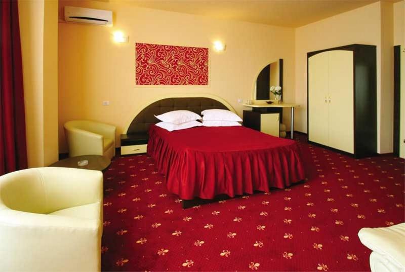 Superior Double Room image 3