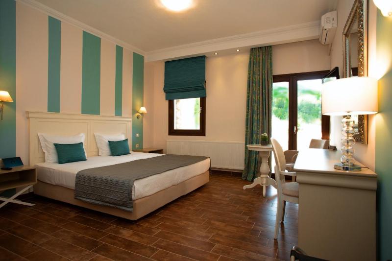  Double or Twin Room with Mountain View image 4