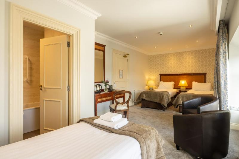 Twin Room image 1