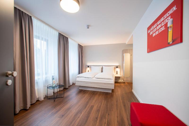 Double Room image 4