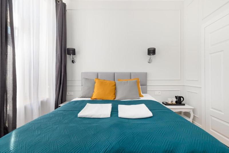 Lwowska 9 - Intimate & Comfortable Studio by Noclegi Renters - image 16