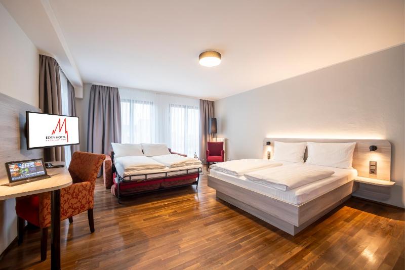 Superior Double Room with Cathedral View image 4