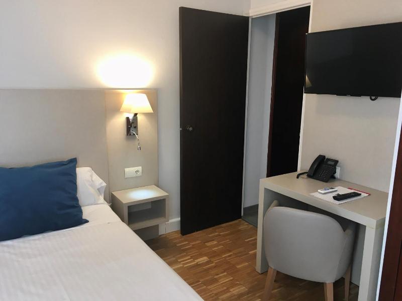 Single Room image 1