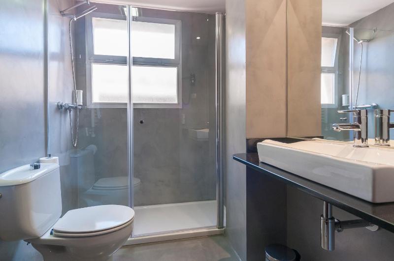 Single Room image 4