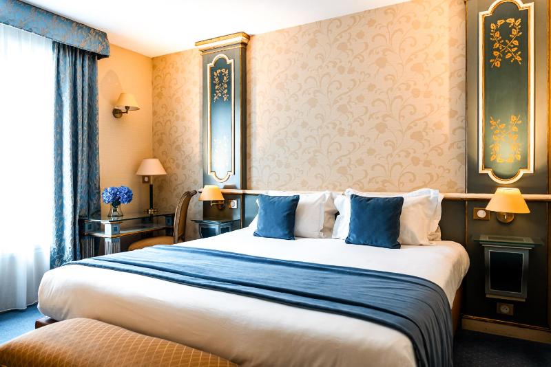 Double Room image 4