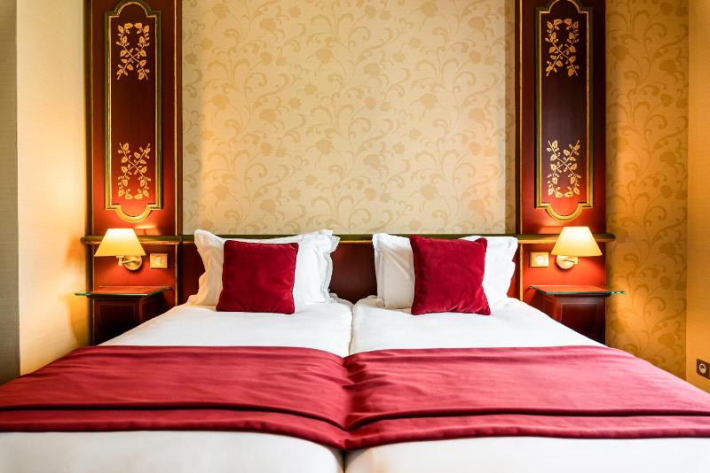 Superior Double or Twin Room image 4
