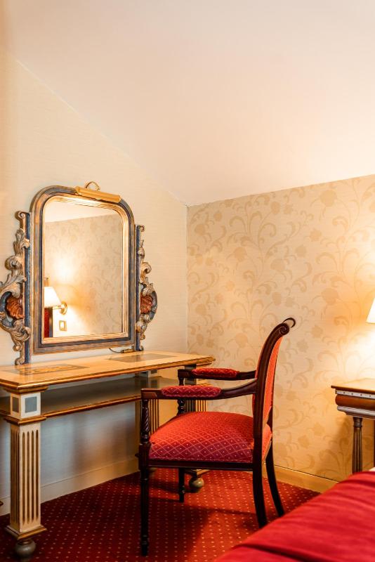 Deluxe Double with VIP Services image 4