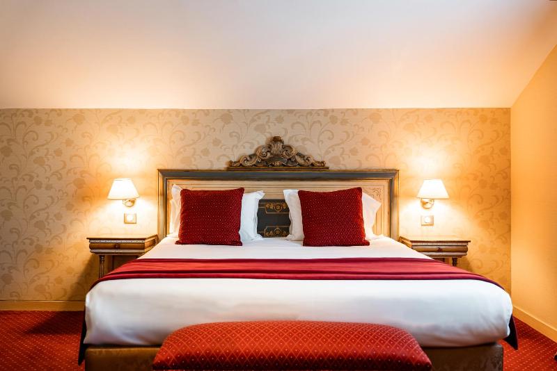 Deluxe Double with VIP Services image 1